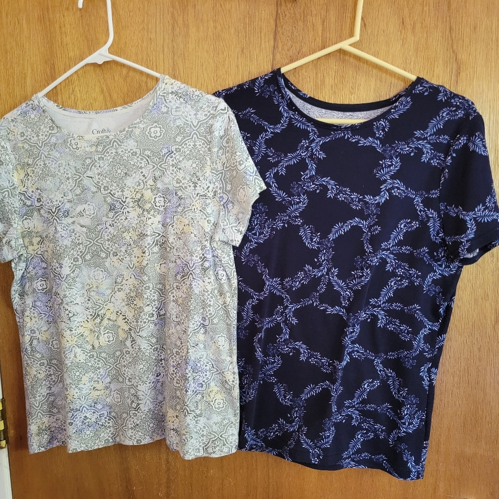 2) 100% Cotton Multicolored Croft & Barrow T Shirts Size M